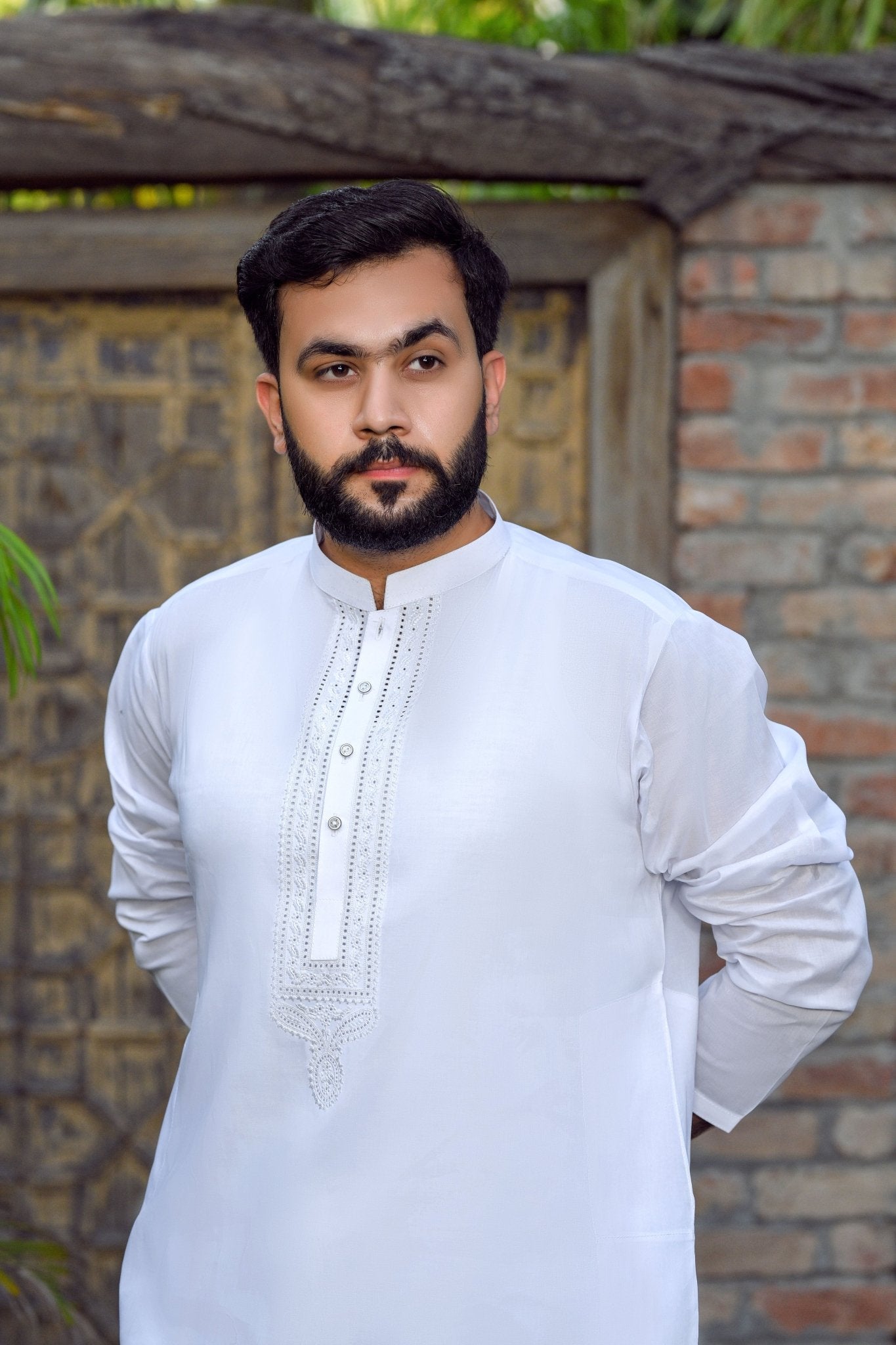 RAEES - Unstitched Embroidered Collection D-4 - Faateh Store