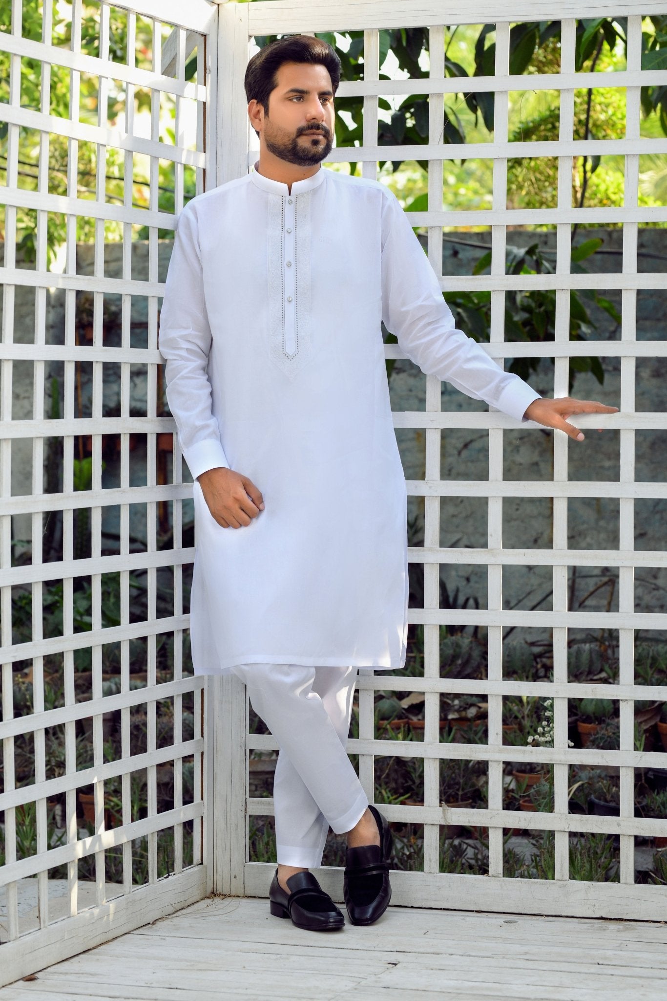 RAEES - Unstitched Embroidered Collection D-5 - Faateh Store